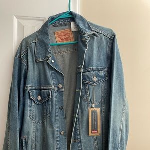 NWT Levi’s Men’s Trucker Jacket